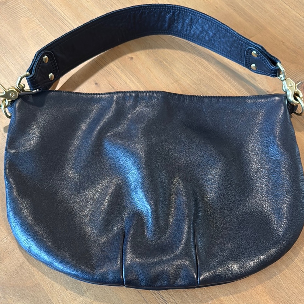 Clare V Moyen bag in EUC